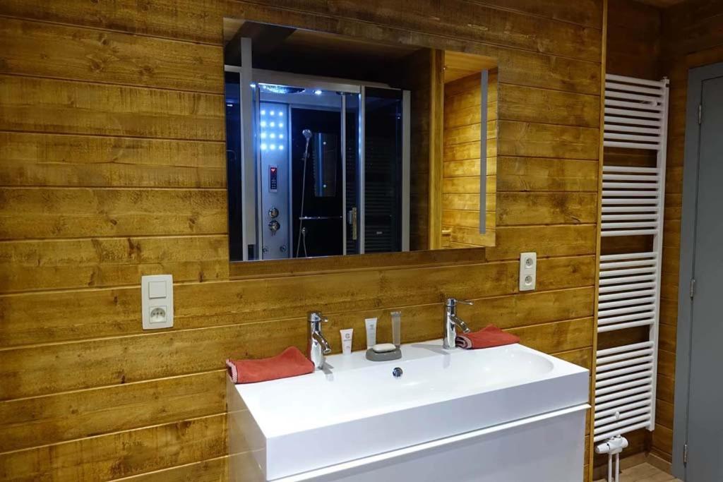 Le Chalet De Hermeton Hastiere-par-dela Exteriör bild
